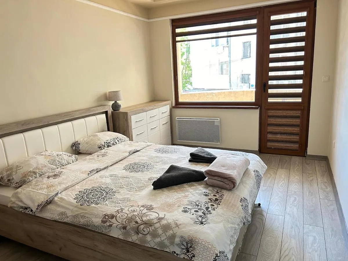 Apartament Deluxe Karina-Free Parking Burgas Apartment